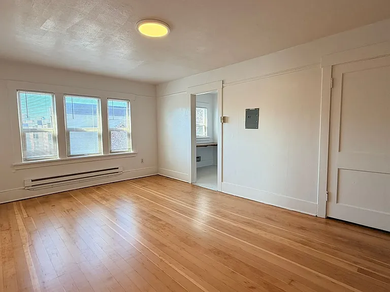 561 Aloha St — Photo 15
