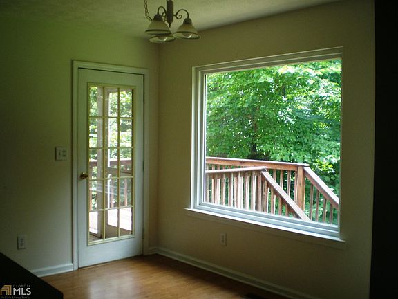 4th image of 112 Sagamore Ln