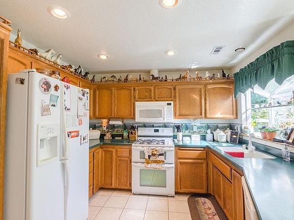 3276 Majestic Oak Circle-5