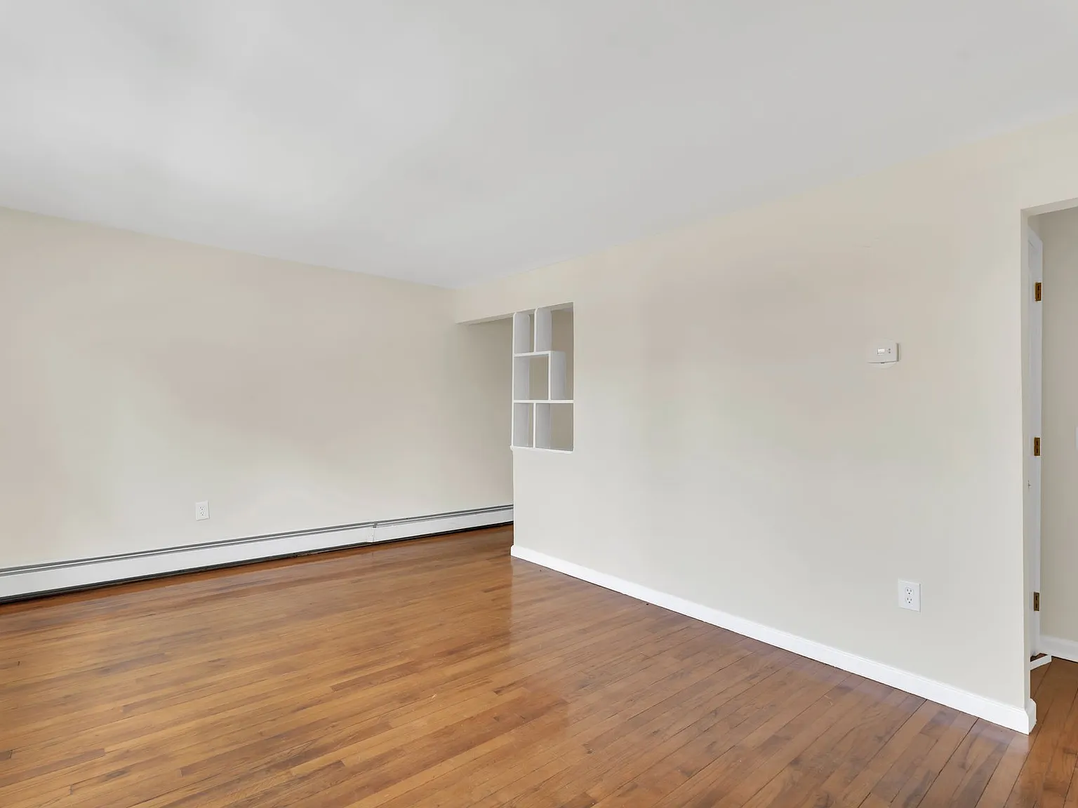 Savin Court Apartments — Photo 3
