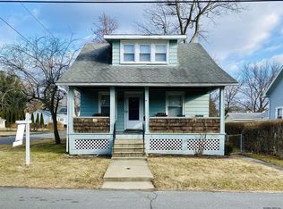 6 Rockefeller St, Rensselaer, NY 12144