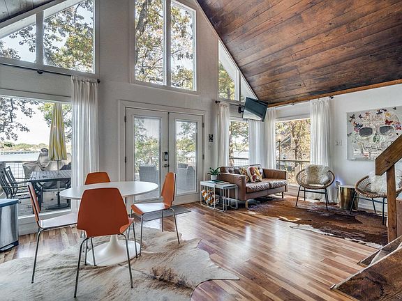 3rd image of 109 E Barker Creek Dr