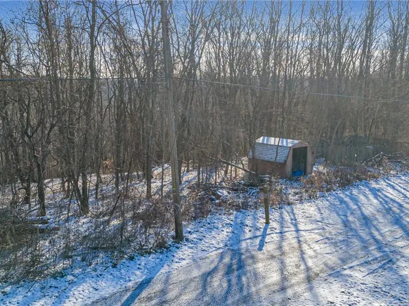 104 Lynwood Dr, Beaver, PA 15009