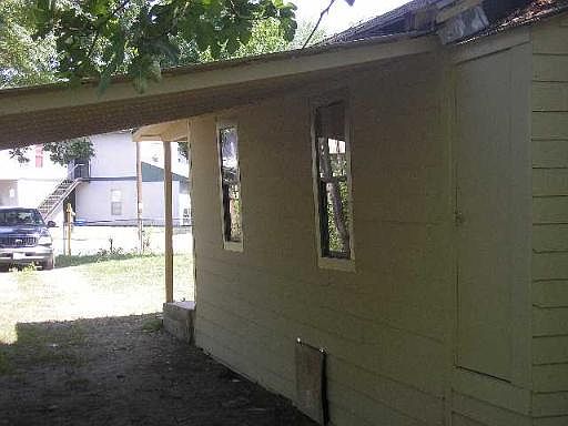3rd image of 521 E WHITE AVE