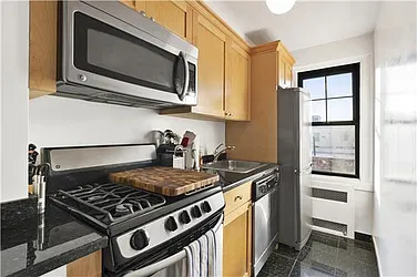 Rented by R New York