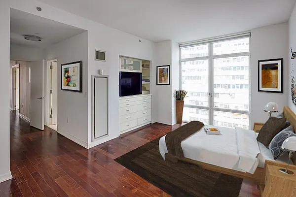 Sold by Luxury Property Group | media 21