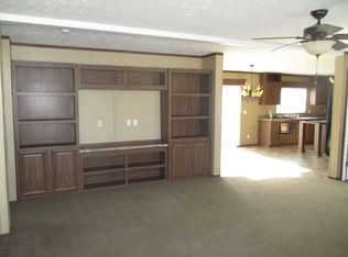 25382 Phoenix Ct, Flat Rock, MI 48134