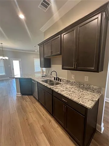 557 Claiborne Trails Dr — Photo 12