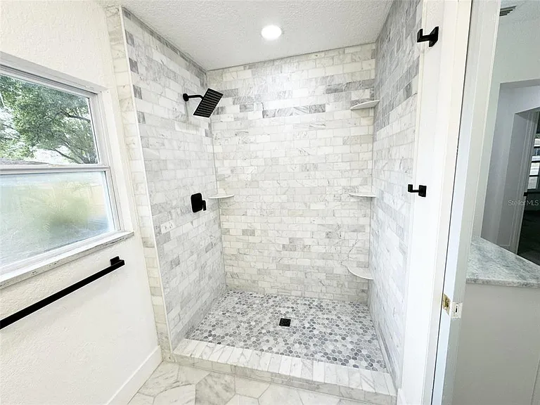 101 S Corona Ave — Photo 18