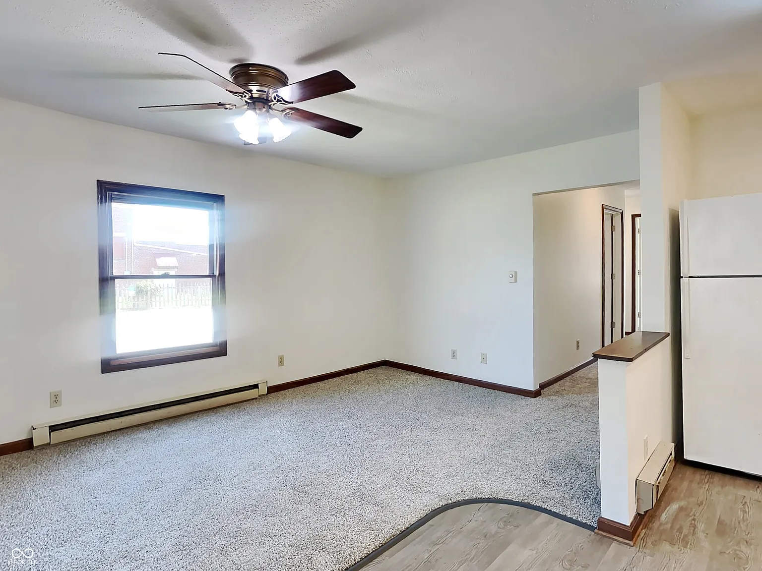 2 bed, 1.0 bath, 801 sqft, $1,050 — Photo 2
