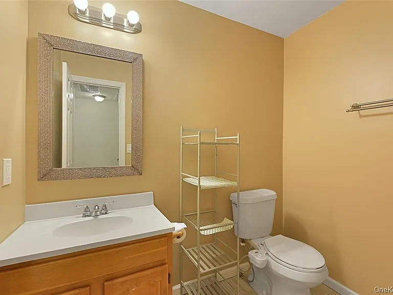 73 Cherry Ave — Photo 18