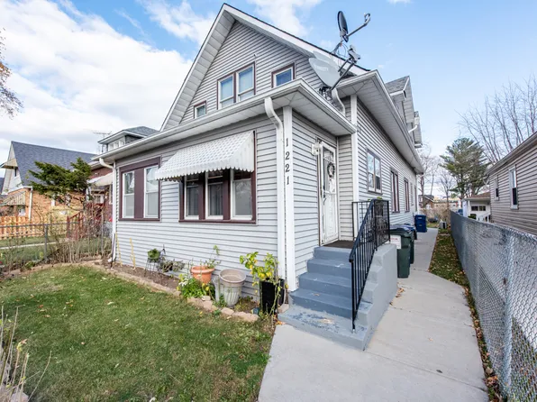 1221 Adams St, North Chicago, IL 60064
