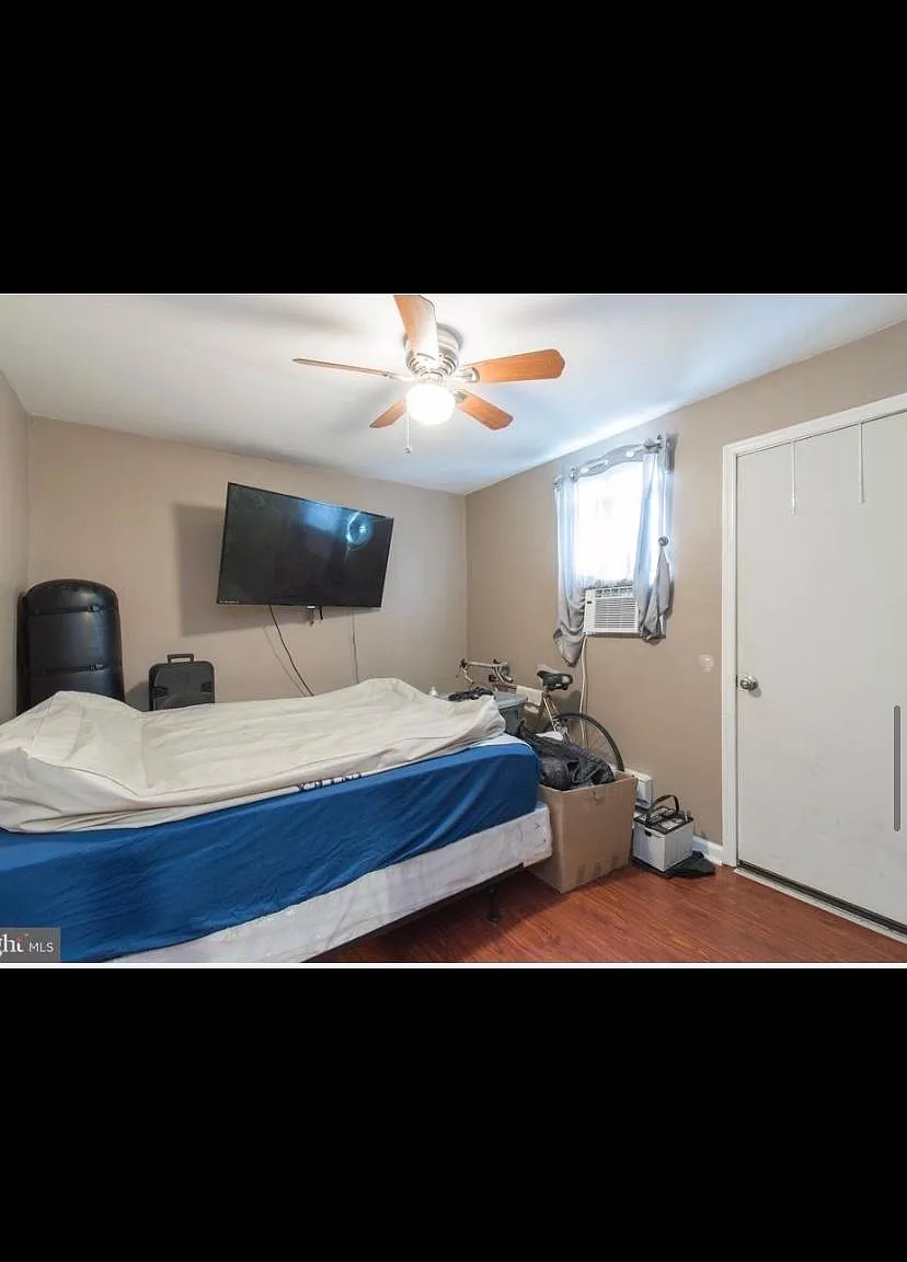 212 W Tioga St — Photo 3