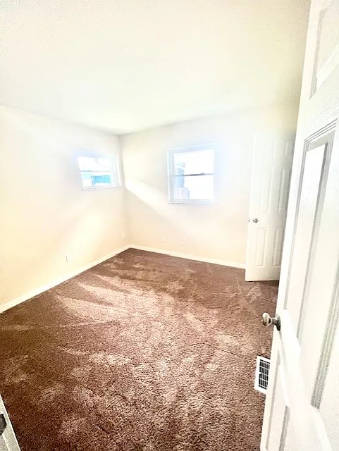 2 bed, 850 sqft, $1,275 — Photo 3