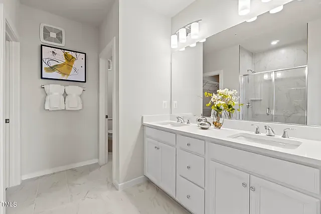 111 N Franklin St #100 — Photo 12