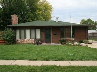 121 E Dennis Rd, Wheeling, IL 60090