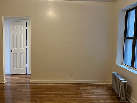 4th image of 4226 Carpenter Ave #1ST