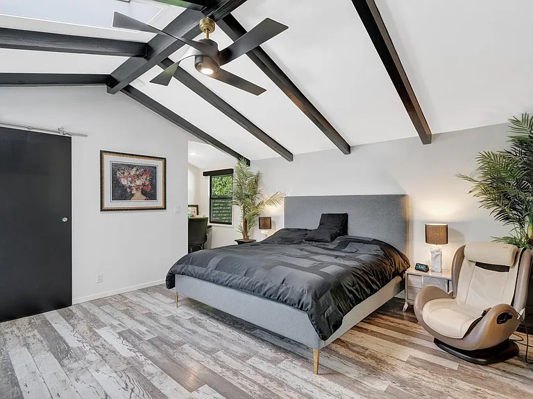 4029 Coldwater Canyon Ave — Photo 11