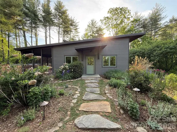 858 Mills Gap Rd, Fletcher, NC 28732