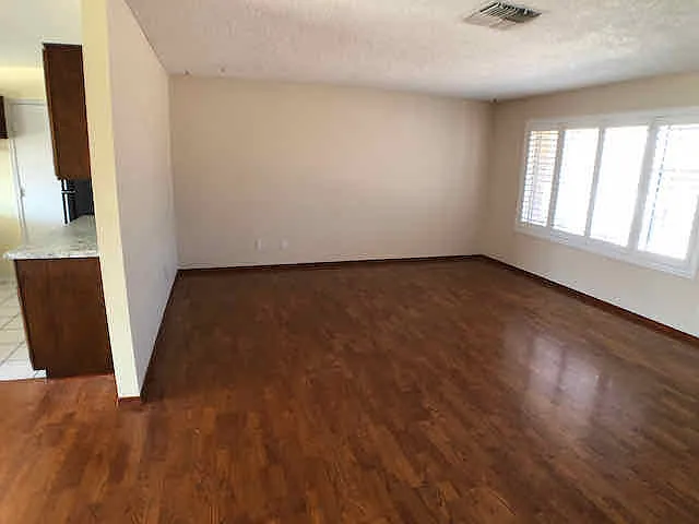 Livingroom - 1455 W Mohawk Ln