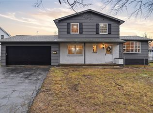 31 Erath Dr, Rochester, NY 14626