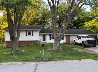 1011 W Crestview Ln, Republic, MO 65738