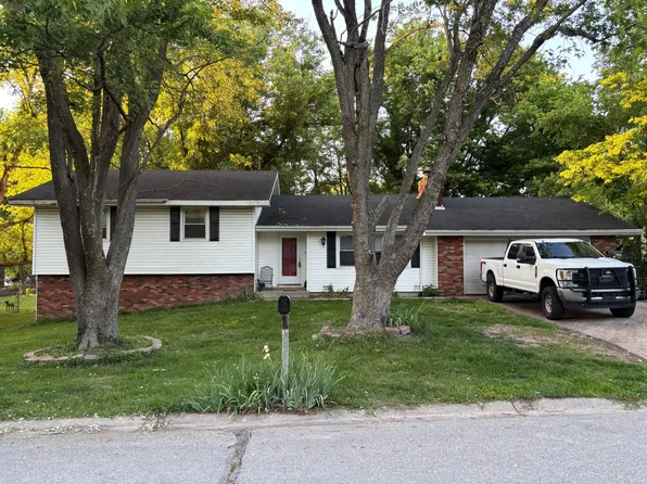 1011 W Crestview Lane, Republic, MO 65738