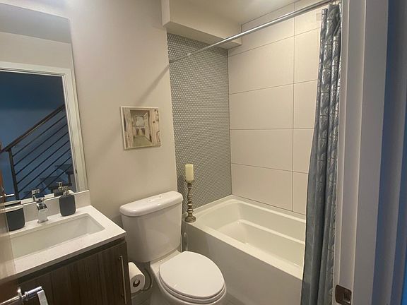 Full Bath, 1st floor