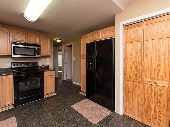 5th image of 3320 Homeacres Ave