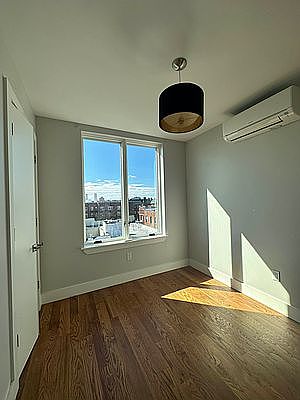 4th image of 680 E 21st St #5H