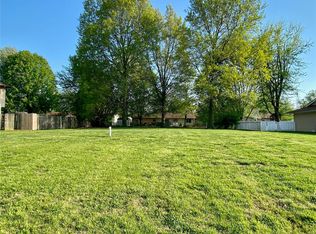 320 Arbor Dr, Swansea, IL