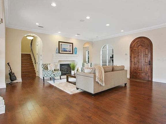 3rd image of 5116 W Poe Ave