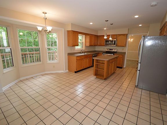 2nd image of 3316 Woodside Dr