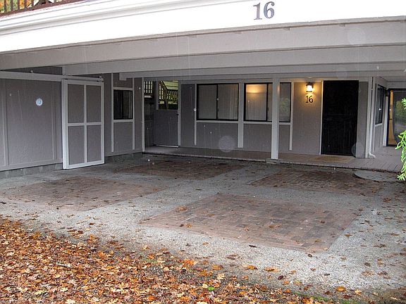 4th image of 16 Blossom Ln SW