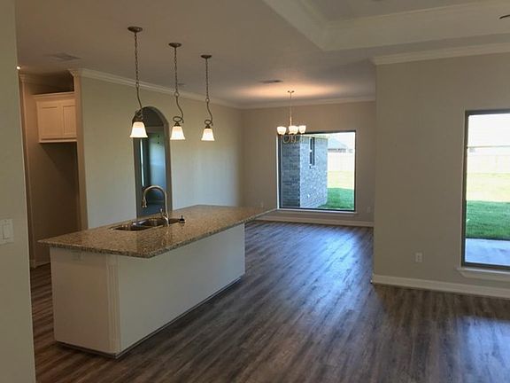 3rd image of 206 Oyster Bend Ln