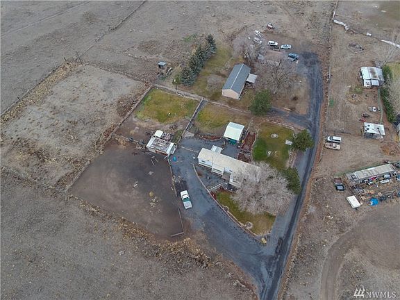 3rd image of 5752 Road 4 NE