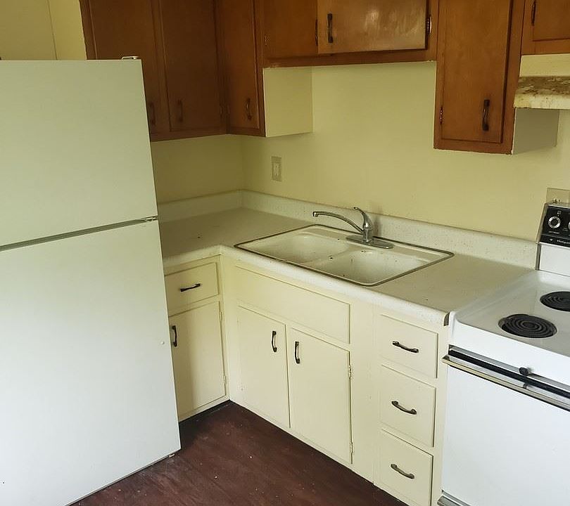 1st image of 1905 Dewitt Dr