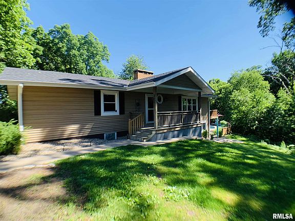 2nd image of 1712 Cardinal Way