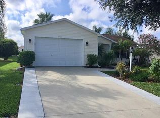 1722 Lakewood Dr, The Villages, FL 32162