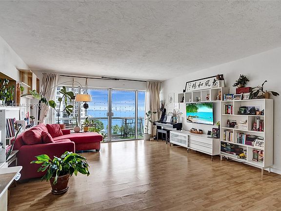 3rd image of 2451 Brickell Ave APT 8E