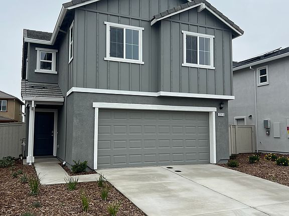 2nd image of 2313 Shady Tree Cir