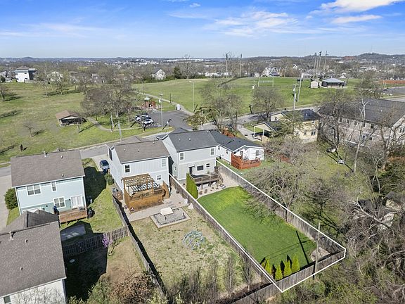 5th image of 1607 Rebecca St