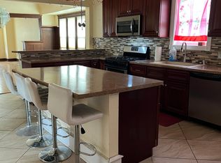 2905 N 40th St, Milwaukee, WI 53210