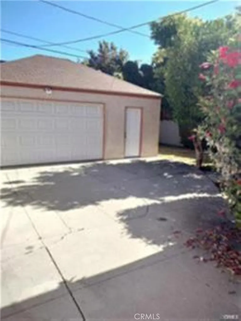 3 bed, 1470 sqft, $4,395 — Photo 3