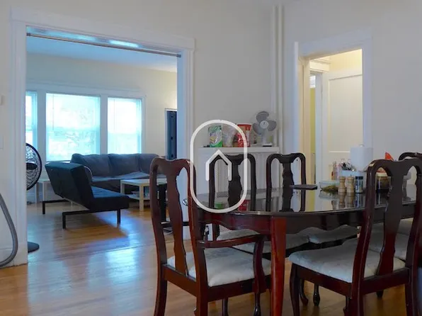 209 Winchester St #1, Brookline, MA 02446