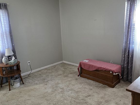 5th image of 446 Sayre Dr