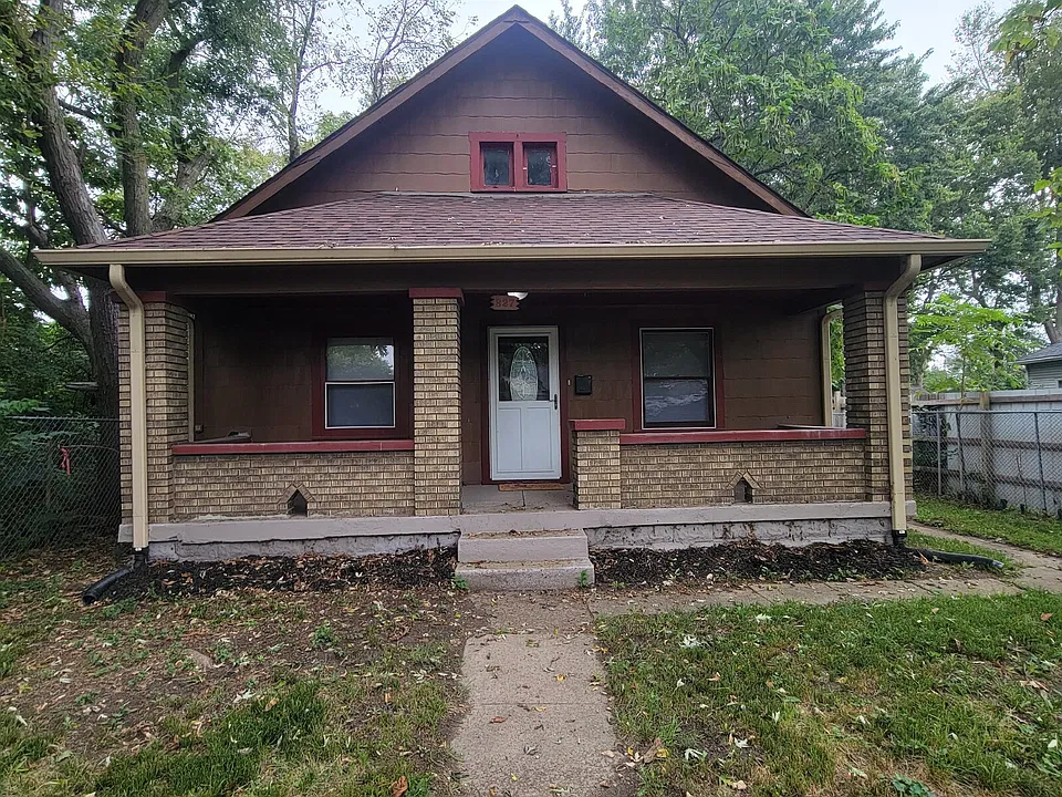 827 S Sheffield Ave