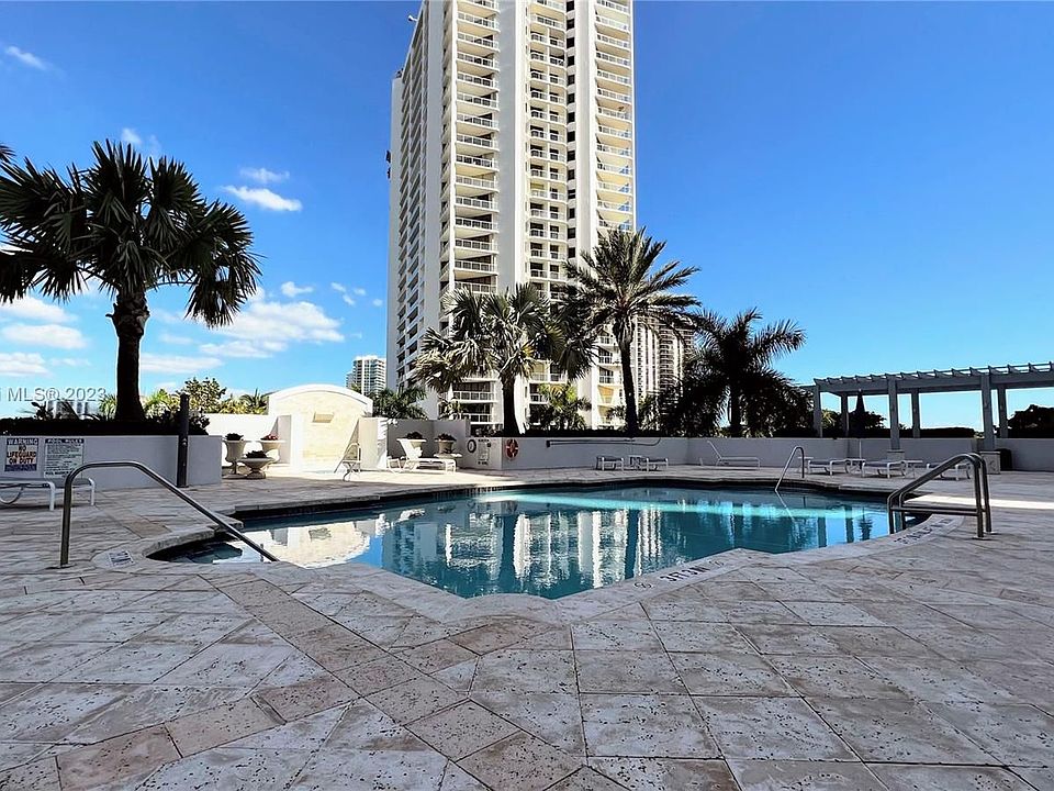 1st image of 19400 Turnberry Way APT 611