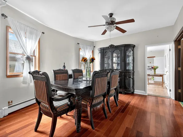 687 Avenue East image 23 of 32