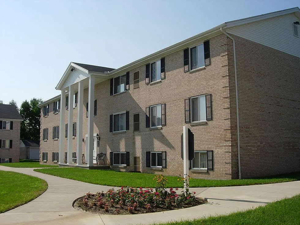 Woodview Commons Apartments — Photo 4